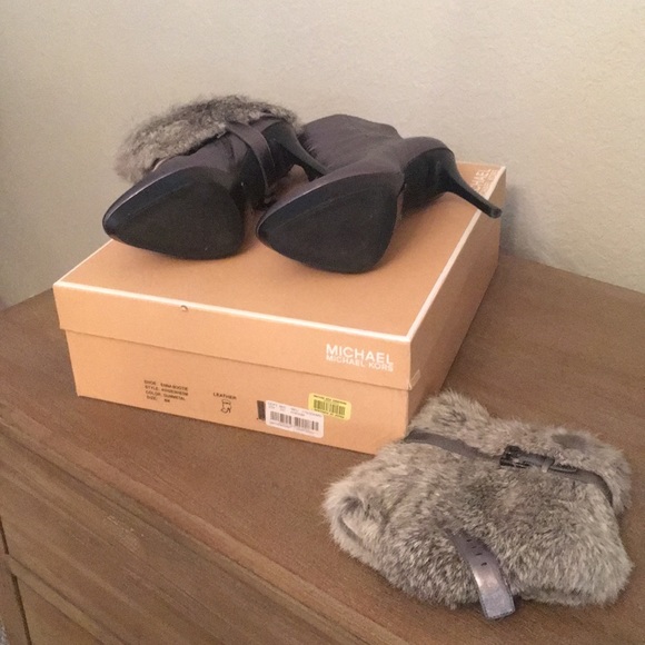 Michael Kors Fur Booties Heels - Picture 3 of 4